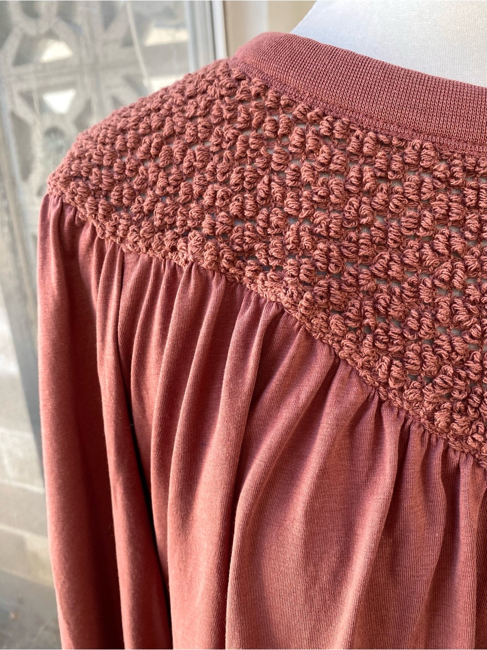 Nation LTD NWOT Crochet Yoke Swing Blouse Tee in Terracotta, Size S - Picture 7 of 8